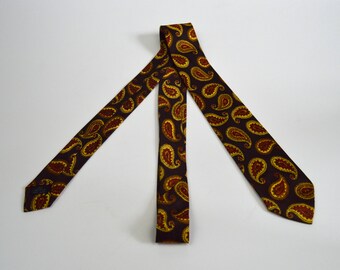 Vintage 1960s Brown w/Red and Yellow Paisley Pattern Skinny Tie
