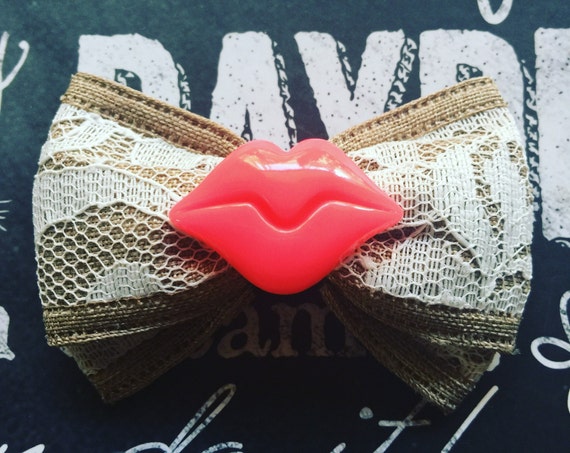 2" Burlap and Lace with Lips Mini Bow
