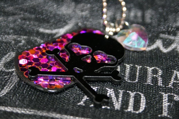 Princess Skull Embellished Glitter Necklace