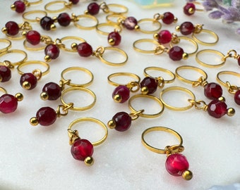 Pomegranate Seeds Faceted Dyed Agate Gemstone and Brass Handmade Luxury Stitch Marker Set - 5 pcs