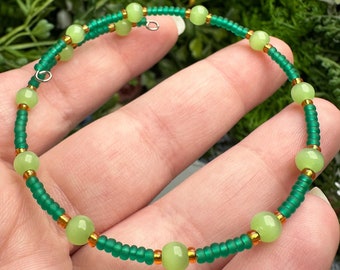 Green and Gold Seed Bead Memory Wire Bracelet Set - 1 pc