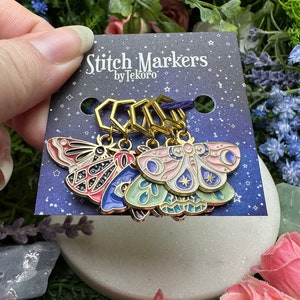 Multicolor Moths Stitch Marker/Progress Keeper Set 5 pcs 1 - G Hex