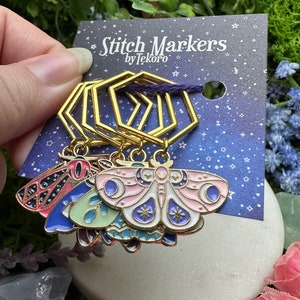 Multicolor Moths Stitch Marker/Progress Keeper Set 5 pcs 1 - XL G Hex