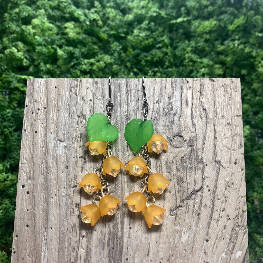 Boucles D'oreilles Pendantes Fleuries Argentées – Acier Inoxydable – Neuf Avec étiquettes