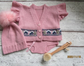 Baby Girl Outfit - Babies Knitwear - 0-3 months Baby Clothes - Baby Girl nappy cover - photography prop - knitted jumper-Baby hat