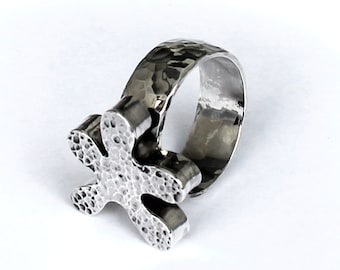 Hammered Silver Flower Ring .