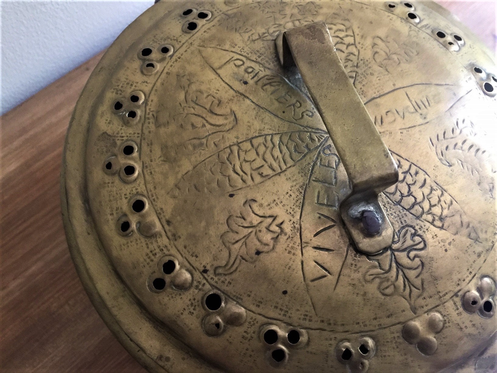 pot En Laiton Historiquement
