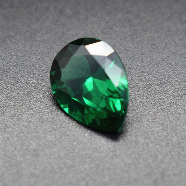 Émeraude en forme de poire Gemstone Facettée Teardrop Cut Emerald Gem Rich Green Emerald Plusieurs tailles pour choisir C36E