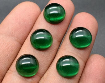 Cabochon rond émeraude Surface polie lisse Rond Vert riche Cabochon émeraude dos plat Plusieurs tailles pour choisir C62E