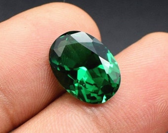 Emerald Ovale Taille Gemstone Forme d’oeuf Facettée Gemme Émeraude Riche Vert Émeraude Plusieurs tailles à choisir C07E