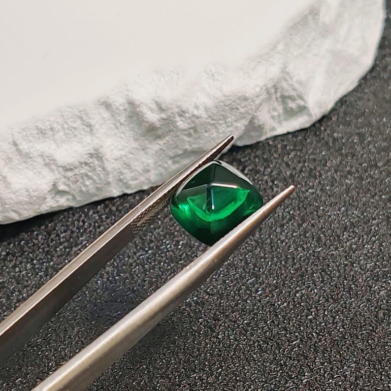 Cabochão de esmeralda em formato de almofada com lapidação Sugarloaf de alta qualidade, vários tamanhos para escolher C75E imagem 4