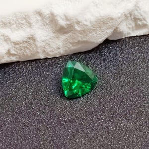 Emerald Triangular Faceted Gemstone Trilliant Cut Medium Green Emerald ...