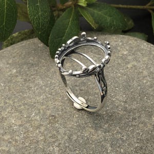 Base de anillo ajustable de plata de ley tailandesa para cabujones ovalados de 13 x 18 mm SR0054