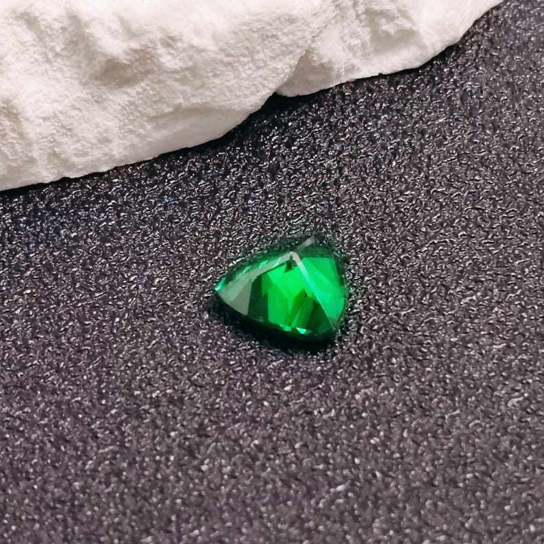 Emerald Triangular Faceted Gemstone Trilliant Cut Medium Green Emerald ...