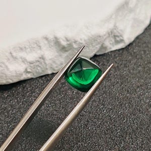 Cabochão de esmeralda em formato de almofada com lapidação Sugarloaf de alta qualidade, vários tamanhos para escolher C75E imagem 3