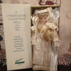 vintage Seymour Mann ANGELICA  DOLL  : A Connoisseur Doll  ** 16 &quot; doll in Box