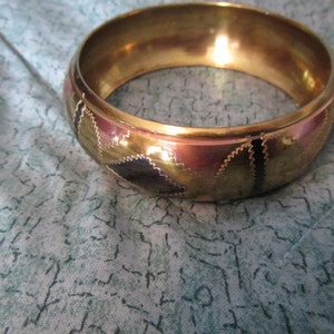 vintage BANGLE BRACELET Gold tone ; Etched circle and diamond designs