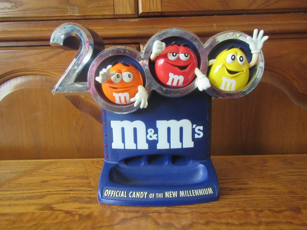 2000 Millennium M & M Dispenser ** Peanut M M Dispenser ** Plain