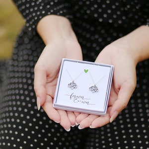 Paar ketting set van 2, vriendschapsketting voor twee, bijpassende ketting voor beste vriend, zilveren hartketting voor besties, BFF-cadeau