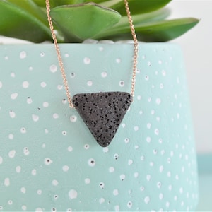 Essential Oil Necklace, Triangle Lava Stone Necklace, Aromatherapy Diffuser Necklace, Women's Anxiety Relief Jewelry and Gifts Bild 2