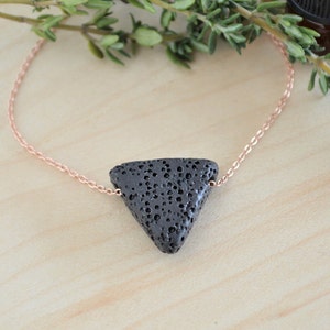 Essential Oil Necklace, Triangle Lava Stone Necklace, Aromatherapy Diffuser Necklace, Women's Anxiety Relief Jewelry and Gifts Bild 6