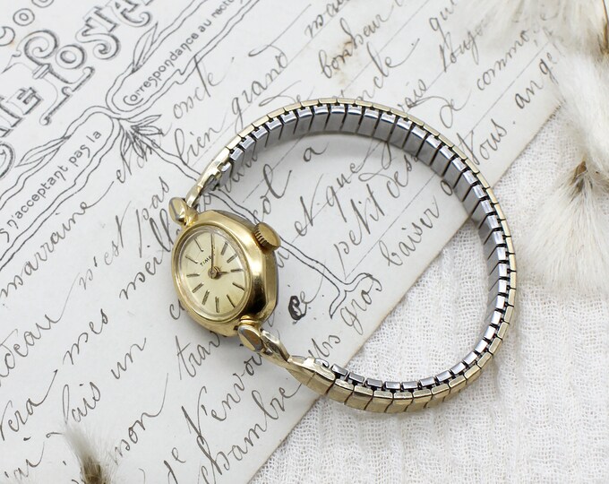Vintage 1950's Gold Tone Timex Women's Mechanical Wind up Watch in