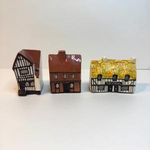 Vintage 3 tey pottery countryside collection ceramic miniature houses. Trinket shelf