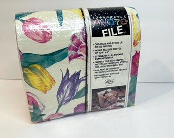 Vintage LaVie brand expandable photo file organizer. floral tulip pattern photo binder