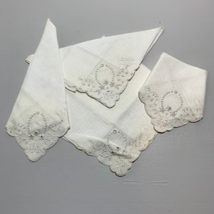 Vintage square embroidered napkins. Set of 4. Handkerchief