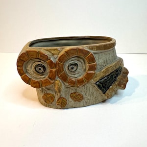Vintage Stoneware pottery owl planter. Pencil holder whimsy