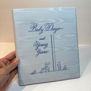 Vintage babybok C.R. Gibson. Babyminnesbok med titeln "Babydagar och unga år" - ny, aldrig använd!