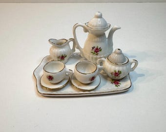Conjunto de chá floral em miniatura vintage para casa de bonecas, em porcelana.