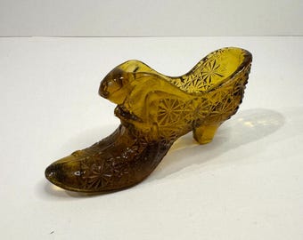 Vintage brown glass miniature shoe Trinket. Ring dish