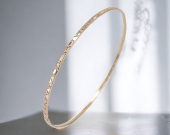 Stackable Bangle, Hammered Gold Bangle, Textured Yellow Gold Bracelet, Thin Bangle Bracelet, Simple Bangle Bracelet, Modern Minimalist