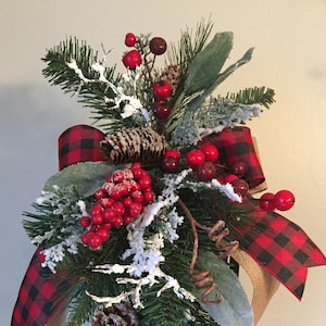 TIMBER LODGE HOLIDAY - Rustic Woodland Christmas / Winter Lantern Swag Tabletop Arrangement