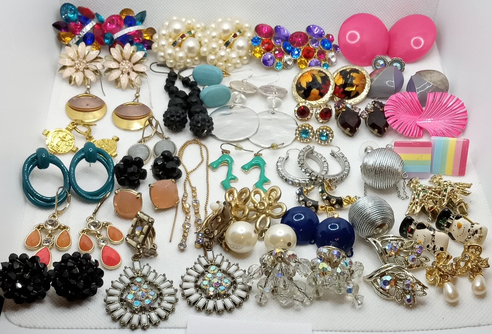 Sold at Auction: Designer 37pc Costume Jewelry Clip On Earring LOT