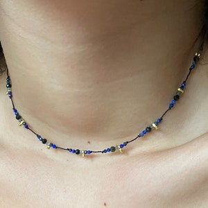 Minimalistische Edelstein Choker, schwarze Turmalin Choker Halskette, Lapislazuli Halskette, Edelstein Perlen Choker, kleine schwarze Choker, Geschenk für Sie