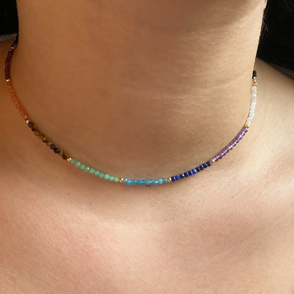 Winzige minimalistische Chakra Choker Halskette, zierliche Sterling Silber 7 Chakra Halskette, heilende Kristall Chakra Halskette, Regenbogen Halskette