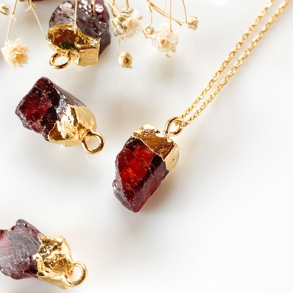 Raw Garnet January Birthstone, Dainty Raw Garnet necklace, Gold Garnet pendant, Raw healing crystal Jewelry, Gift for her, Red gemstone