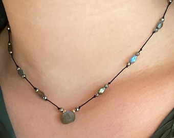 Tiny labradorite necklace, adjustable necklace, labradorite choker, minimalist labradorite necklace, crystal necklace, Gift for her