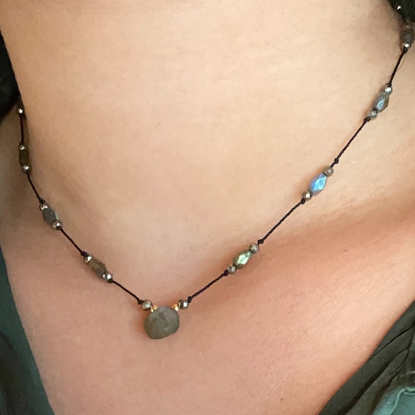Winzige Labradorit Halskette, verstellbare Halskette, Labradorit Choker, minimalistische Halskette, Kristall Halskette, Geschenk für sie