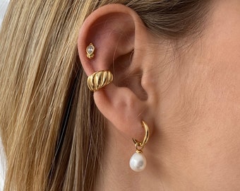 Dainty pearl hoops, gold pearl earrings, huggie hoops, tiny pearl hoops, modern pearl earrings, pearl jewelry,Silver hoops, minimalist hoops