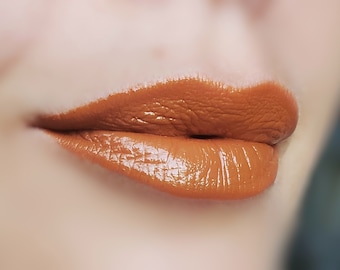 Gaia - Lápiz labial cremoso de color naranja quemado con tono marrón - Natural sin gluten hecho a mano sin crueldad