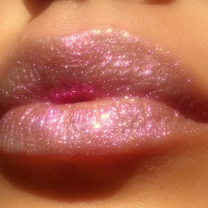 Hit the Beach in Pink - Clear Lip Gloss with Sparkle Glitter - Vegan - Gluten Free - Fresh - Handmade Cruelty Free