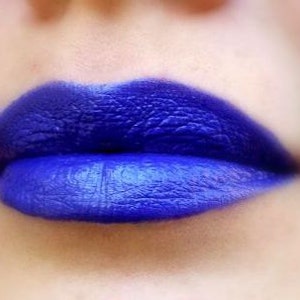 Medusa - Blau mit violettem Ton Cremiger Lippenstift - Natürlich Glutenfrei, frisch Handgemacht