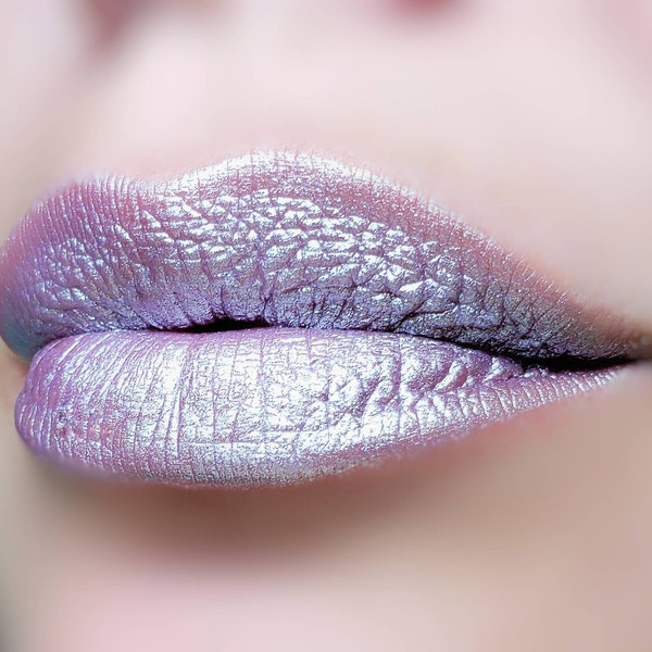 Violet Mirage - Rouge à lèvres crémeux violet clair/pâle givré / givré chatoyant - Naturel sans gluten frais fait à la main