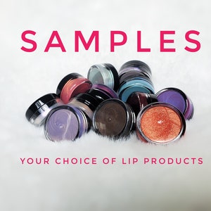 Muster von Lippenstiften und / oder Lipgloss in Gläsern - 5, 10, 15 oder 20 - Sie wählen die Namen der Produkte aus und geben sie an