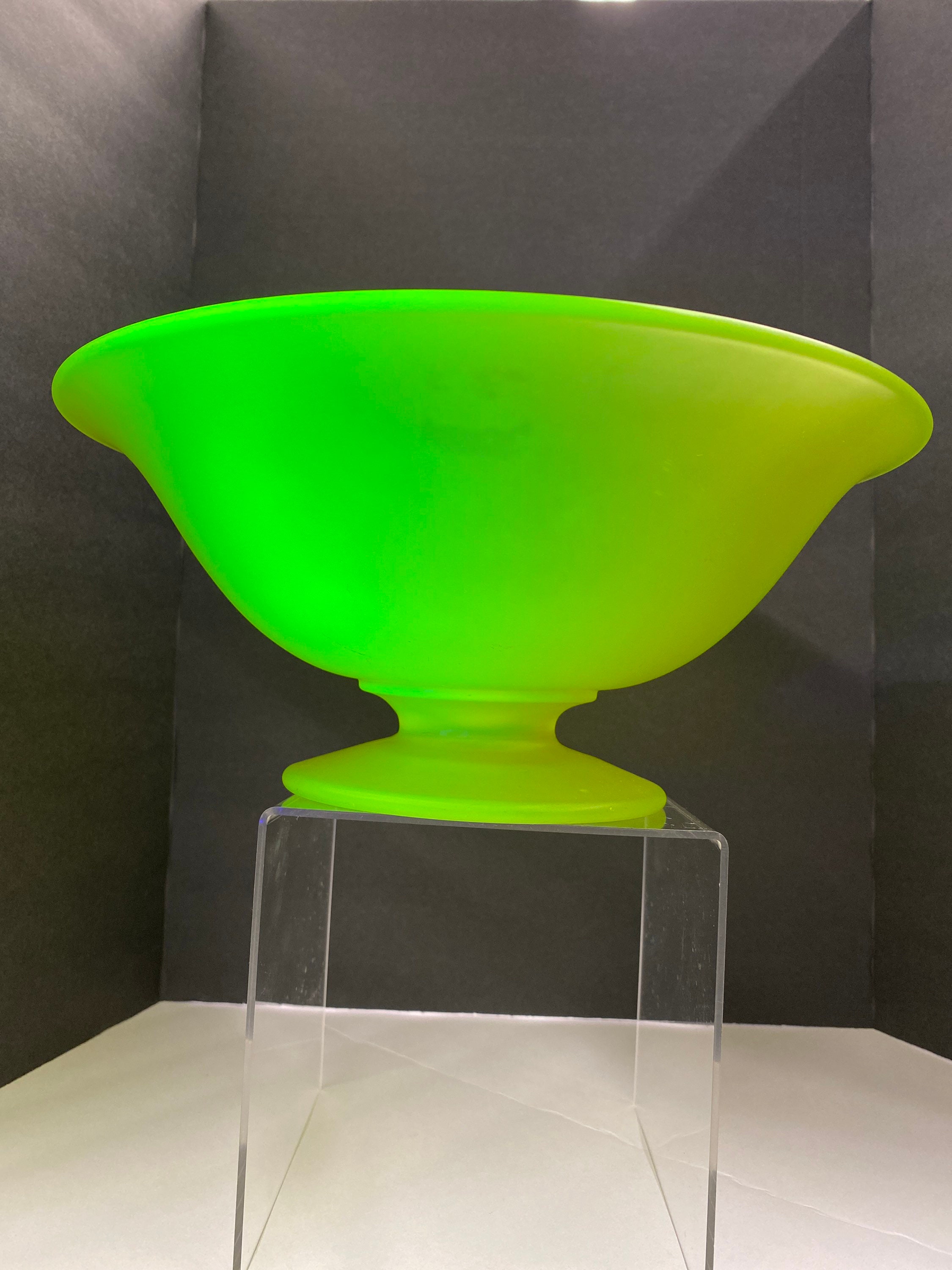 Fenton Vaseline Stretch Uranium Glass Bowl 581 Etsy