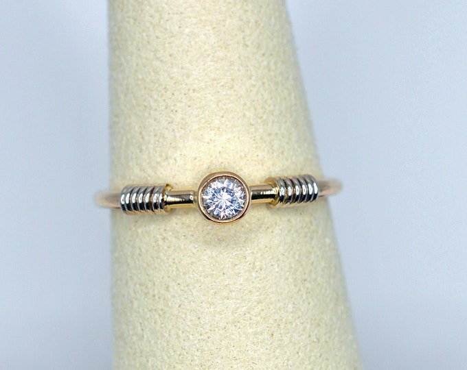 CUBIC ZIRCONIA Ring in 14K Yellow Gold   (Handcrafted)