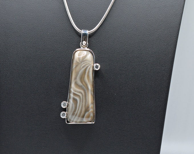 Striped Flint & Round cubic zirconia, Handcrafted - Sterling silver 925 Pendant